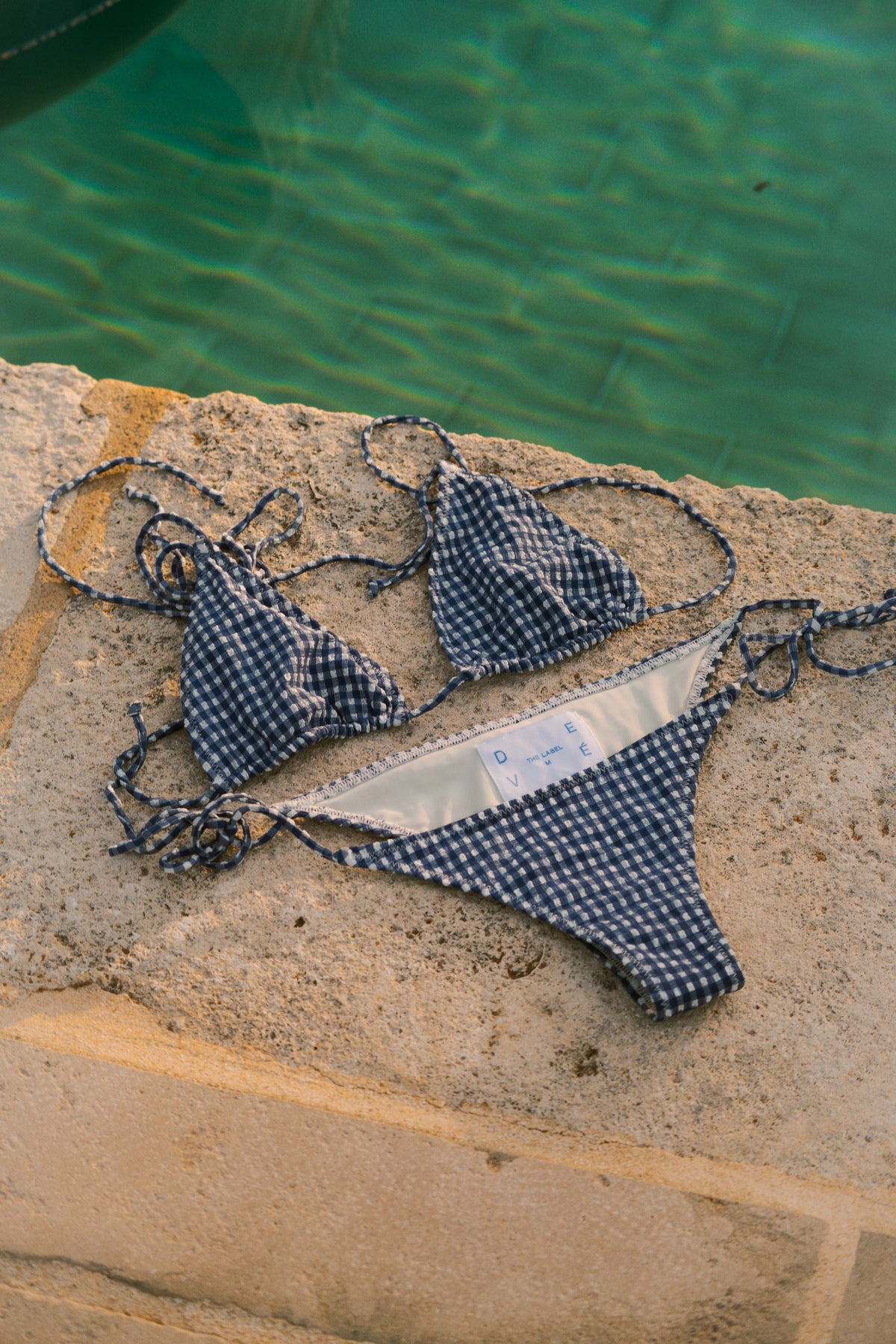 Bikini triangle
